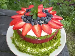 Spinach Cake with Strawberries and Blueberries